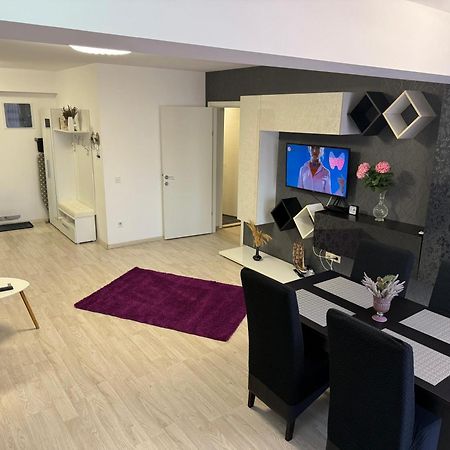 Airport Apartment 70 Squared Meters Otopeni Buitenkant foto
