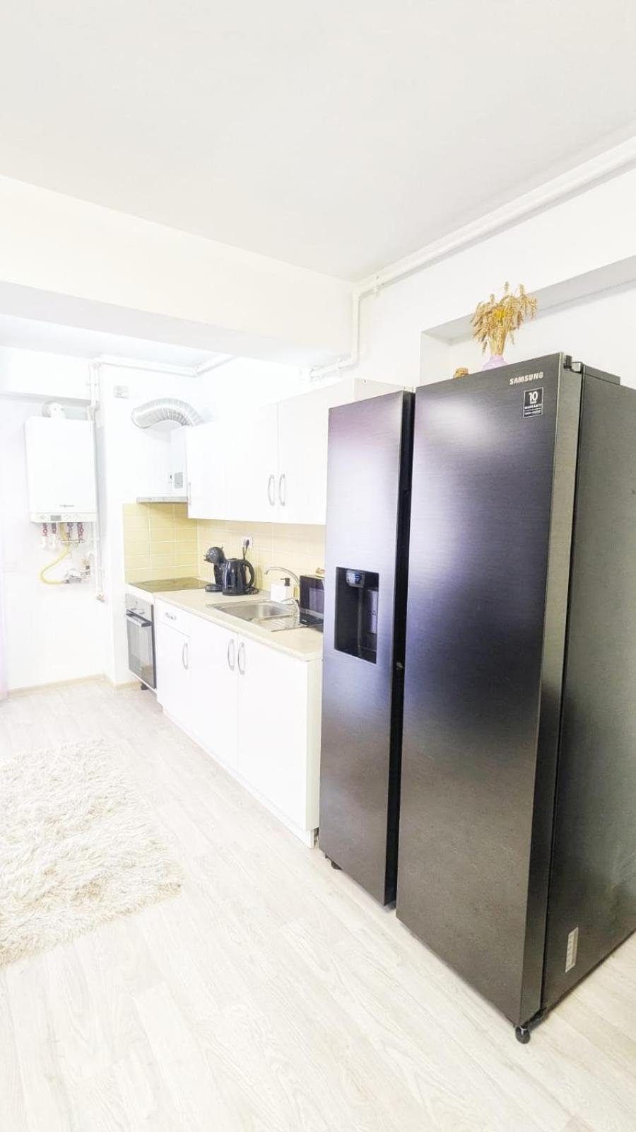 Airport Apartment 70 Squared Meters Otopeni Buitenkant foto