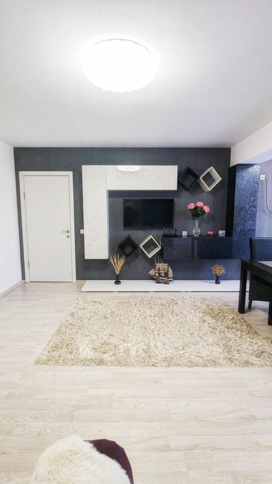 Airport Apartment 70 Squared Meters Otopeni Buitenkant foto